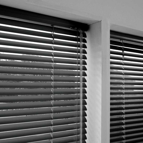 Madiba-Jet-Aluminium-Venetian-Blind