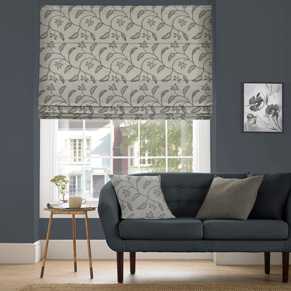 600072-Roman-Blind